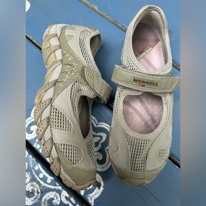 Women’s Merrell Continuum Mary Jane 7.5 shoes (beige/taupe)